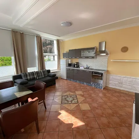 Am Schlosspark * Gluecksburg